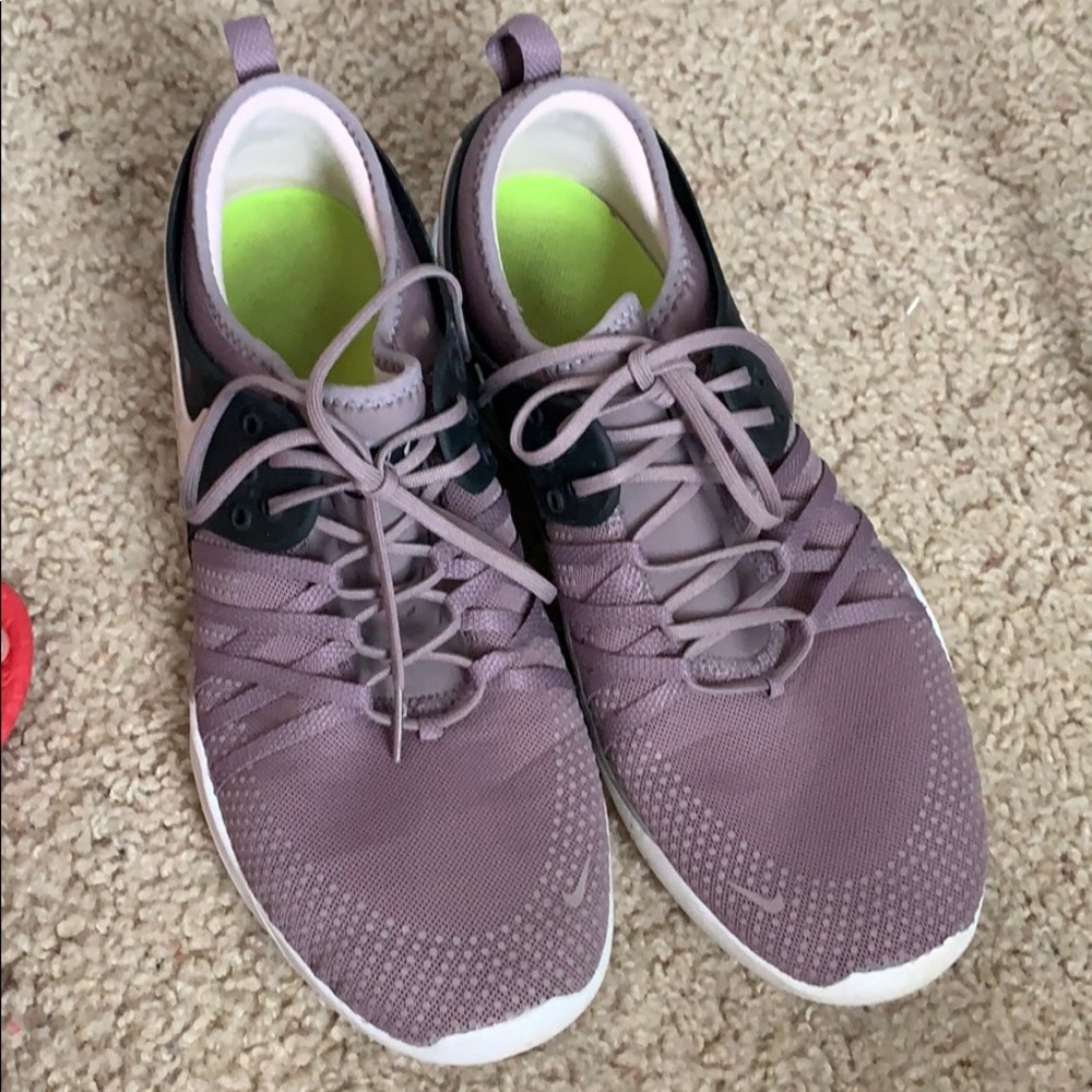 Nike Tennis Shoes